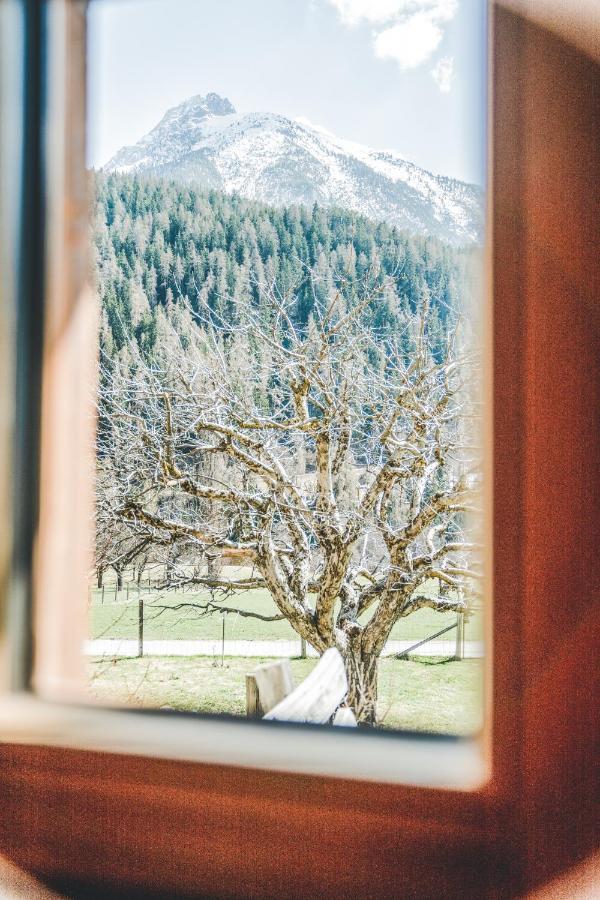 Apartmán Il Maschun Im Historischen Engadinerhaus Scuol Exteriér fotografie