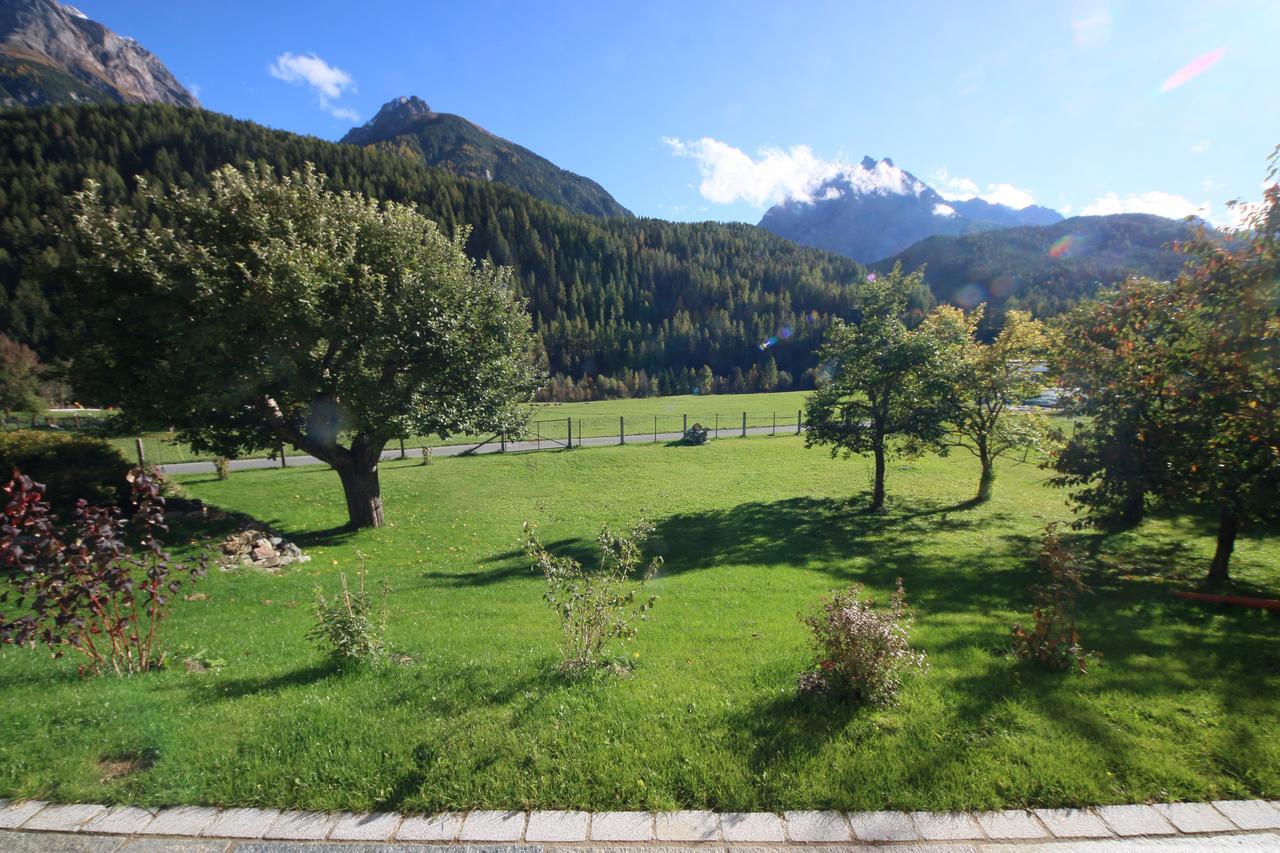 Apartmán Il Maschun Im Historischen Engadinerhaus Scuol Exteriér fotografie